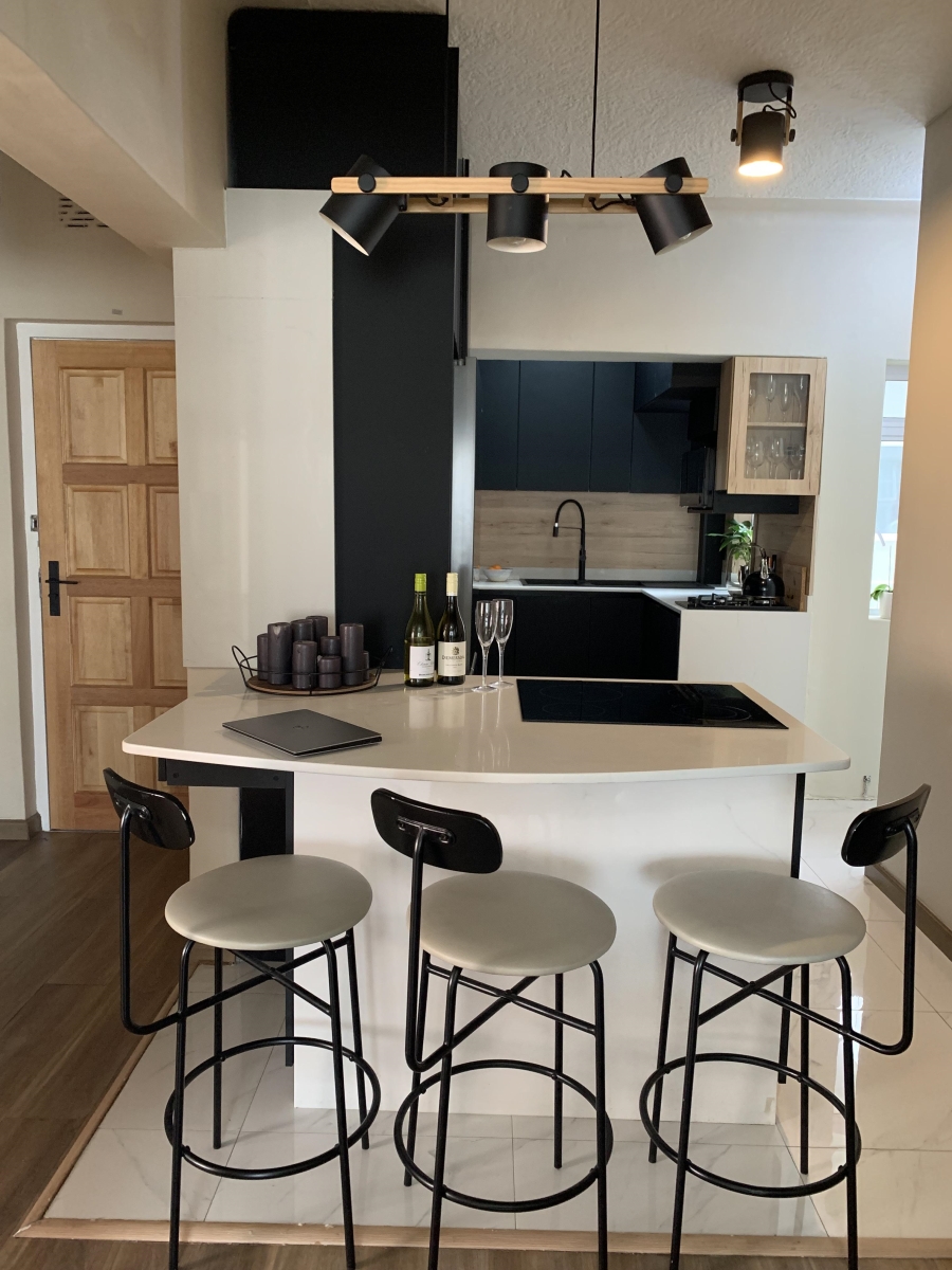 To Let 3 Bedroom Property for Rent in Sea Point Western Cape